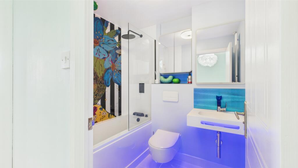 ewemove-ennelcopse-bathroom