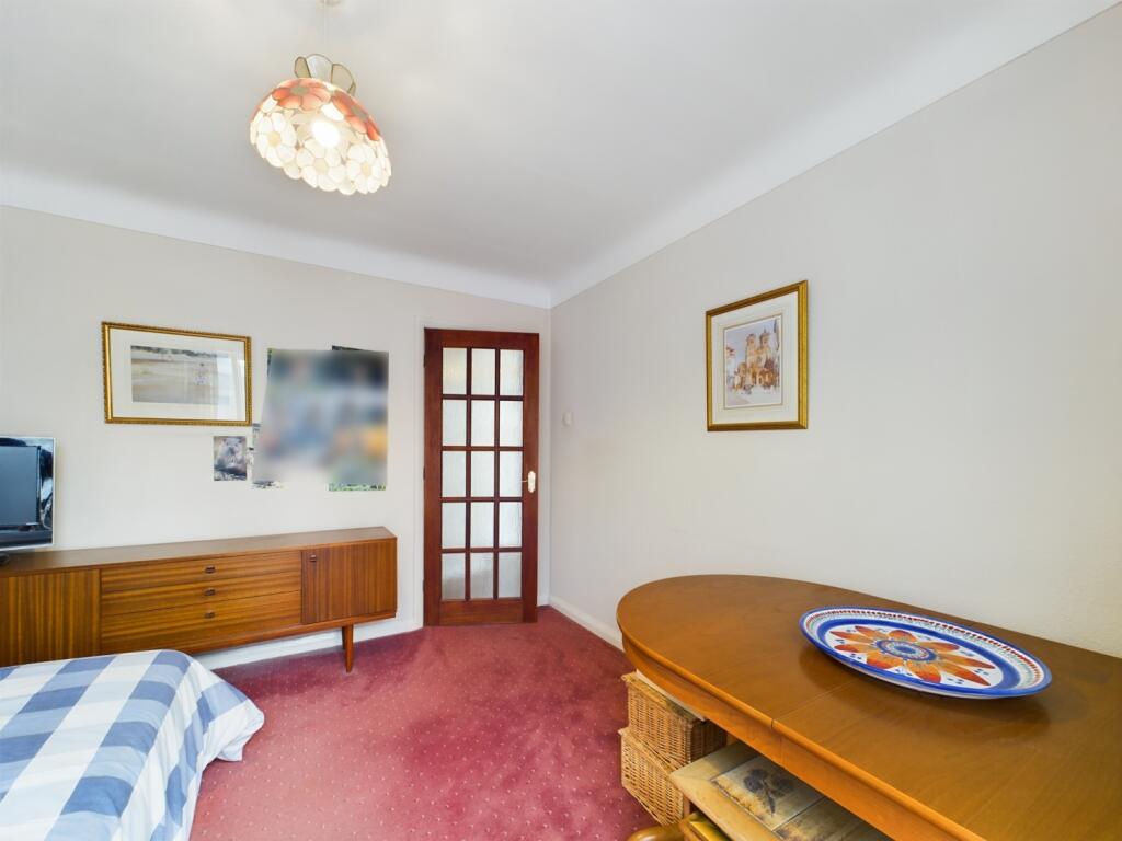 CAM02386G0-PR0074-STILL033