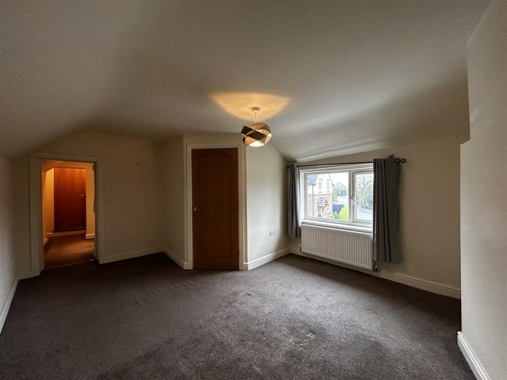 Bedroom One x.JPG
