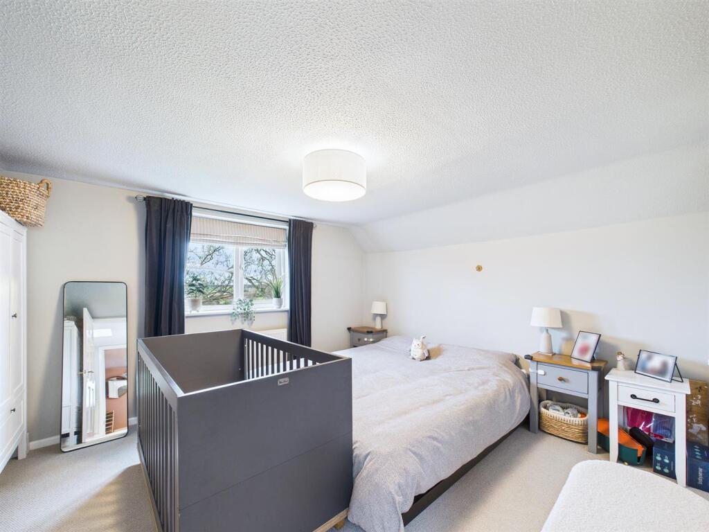 8 - 4 bedroom chalet bungalow.jpg