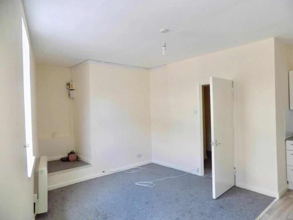 FLAT 1