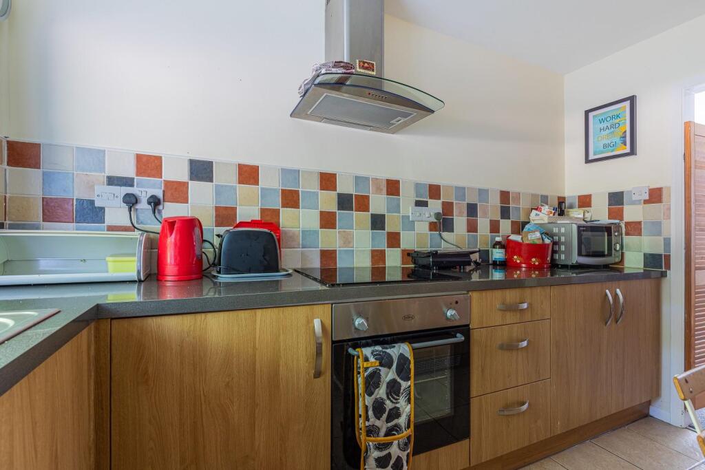 8 Marion Court-6.jpg