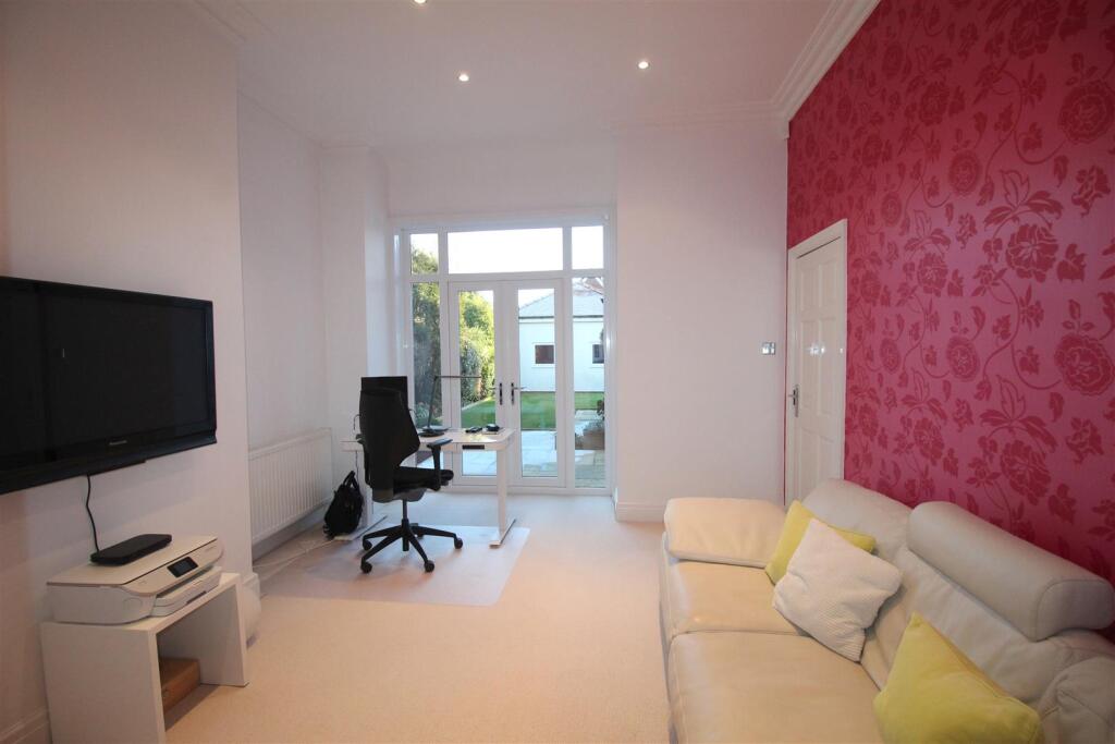 St Annes Road East, 200, office.JPG