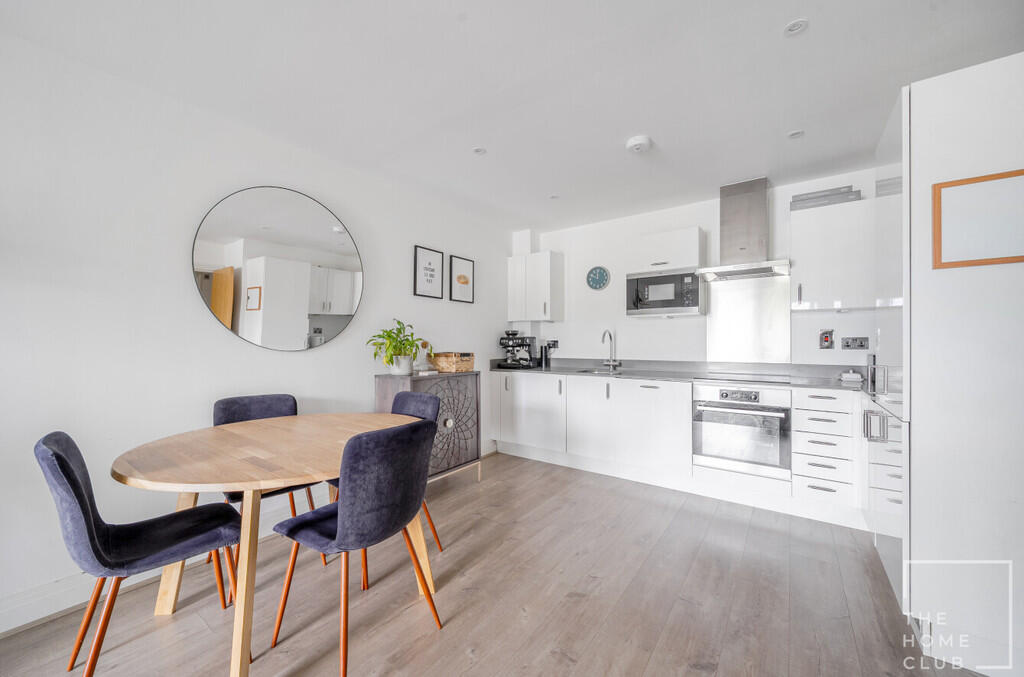 bf524821-823d-41f...