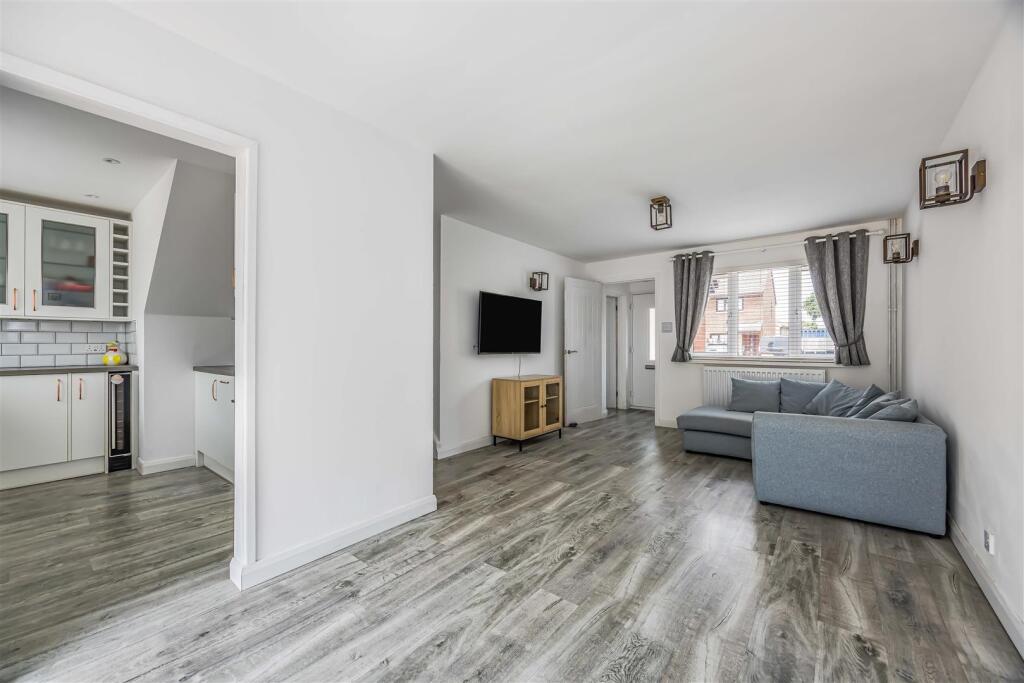 100 Fathoms Reach, Hayling Island-Small-PorticoMar