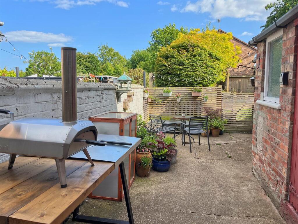 Grovehill Ex (1).jpg