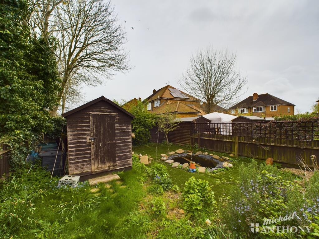 CAM02538G0-PR0255-STILL028