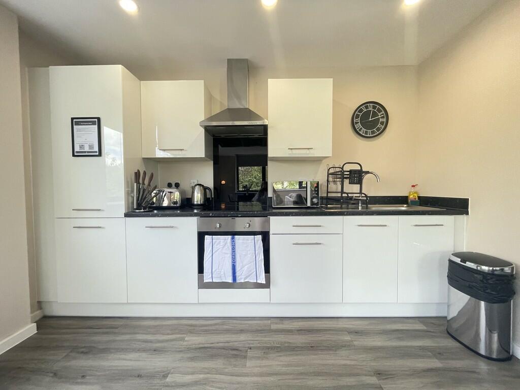 20 Sandringham Ho...