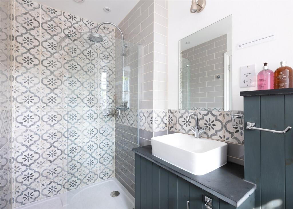 Draper En Suite