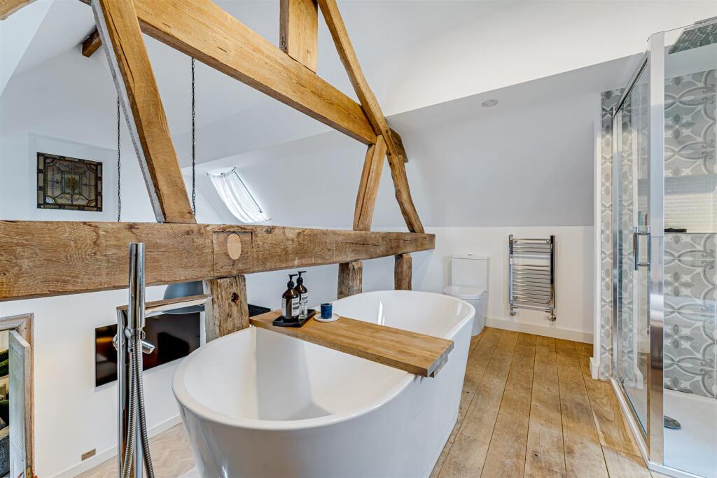 Mezzanine En Suite