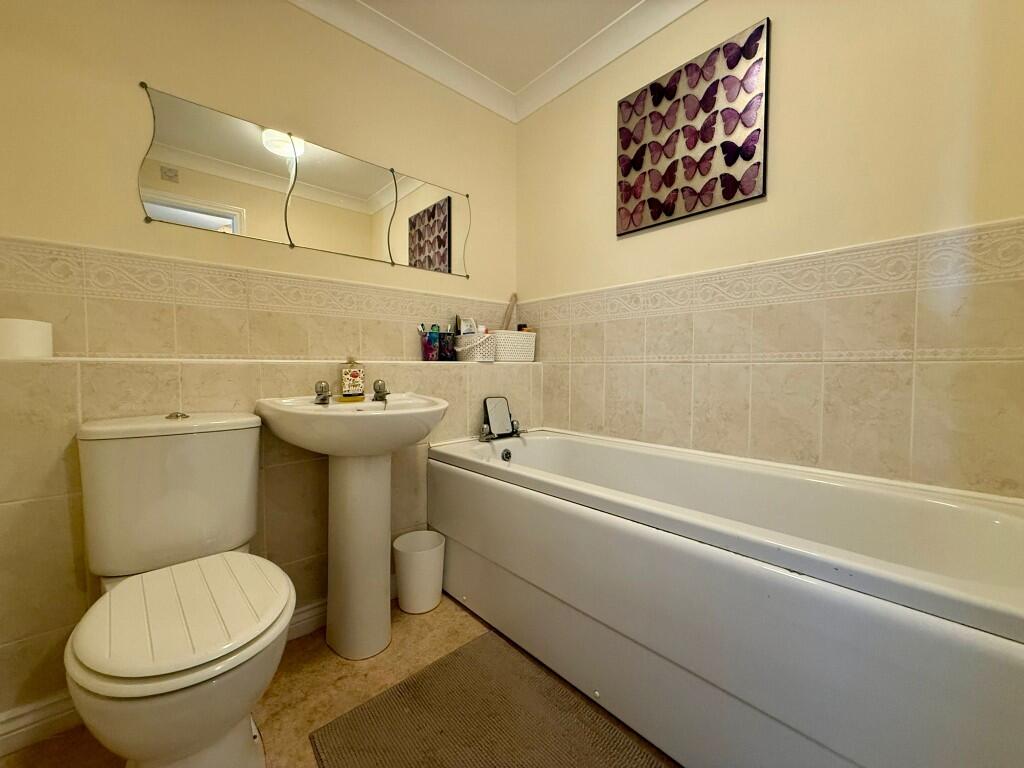 Family Bathroom 