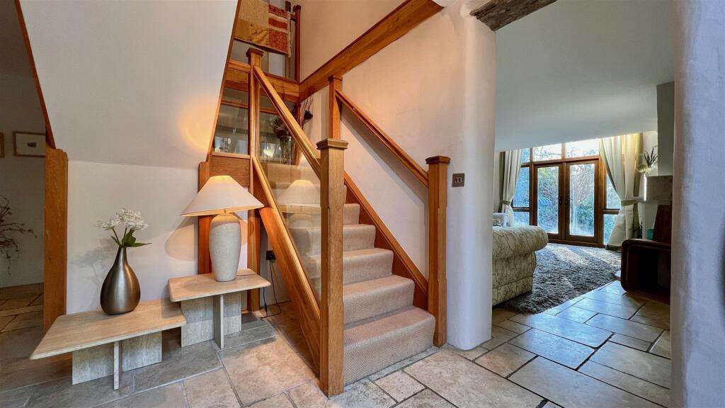 Oak &amp; Glass staircase