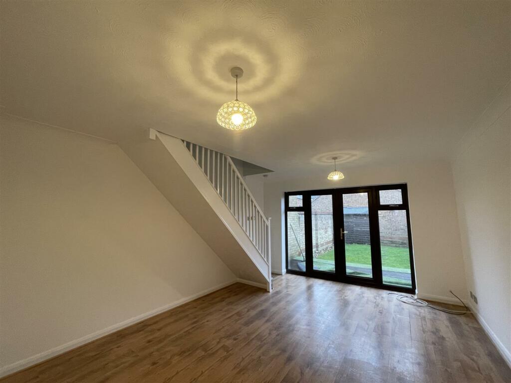 LOUNGE / DINNING ROOM