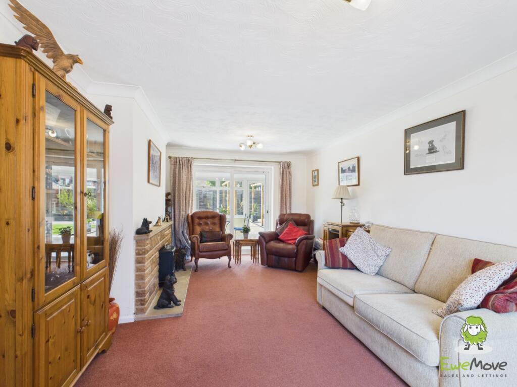 EweMove Estate Agents Basingstoke - 14 Lambs Row