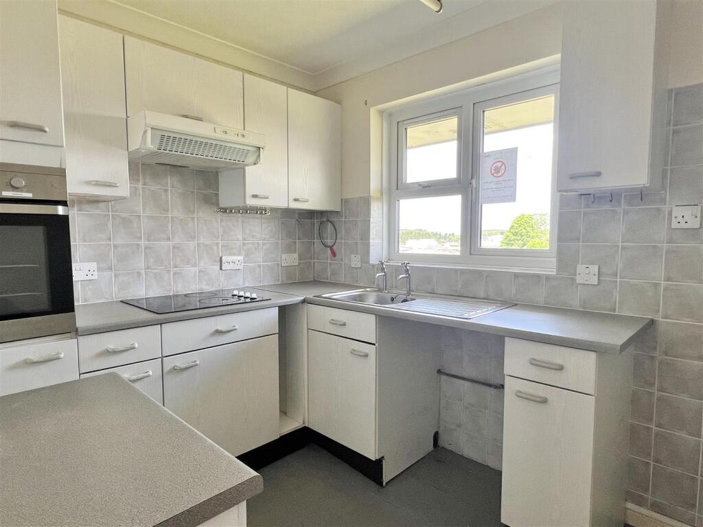 Kitchen: