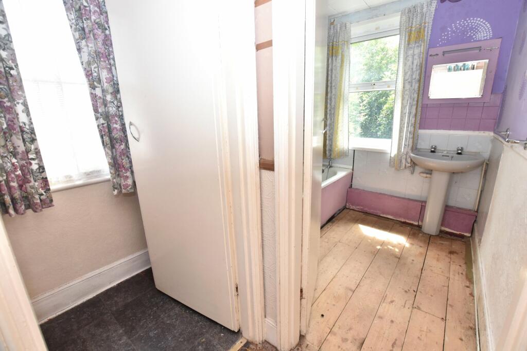 Bathroom/Wc