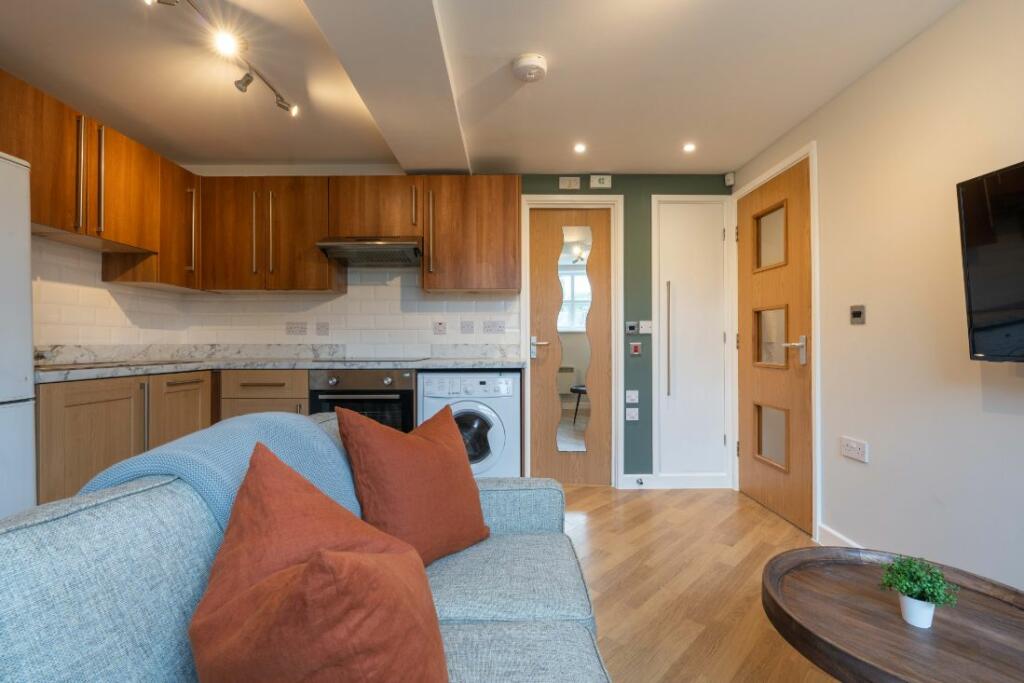 SYF6 - Living Area / Kitchen