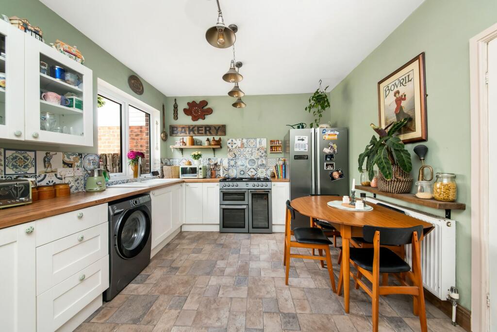 BREAKFAST KITCHEN