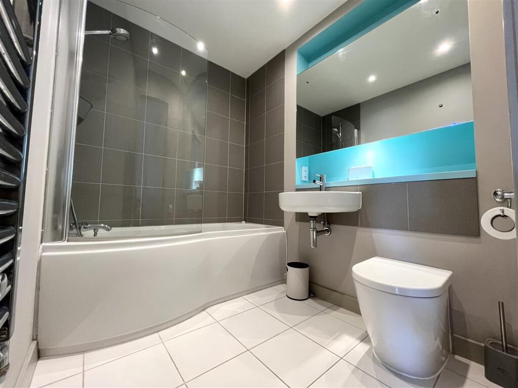 Main bathroom