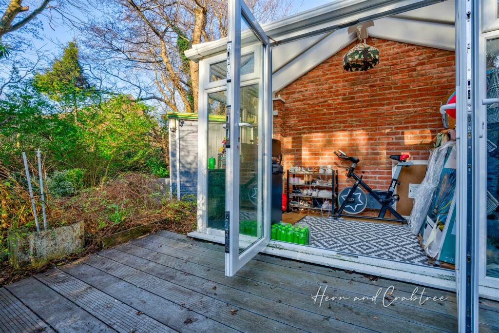 Kennington Close, Thornhill, HernCrabtree (20).jpg