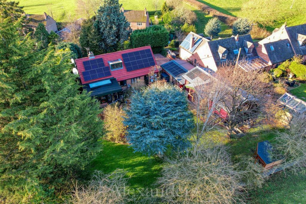 14 Highfield End-01.jpg