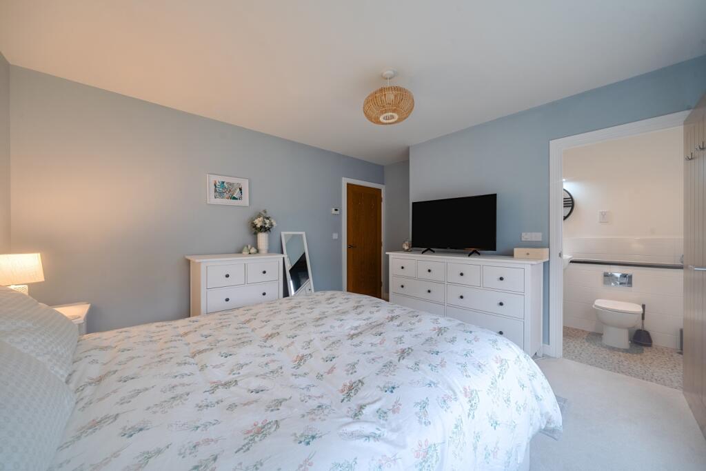 1365784-16-68f20a72d6be1