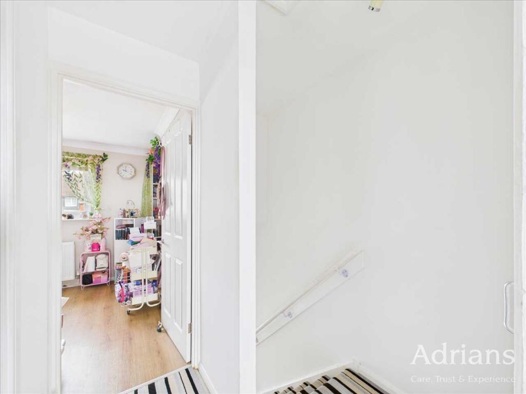 FIRST FLOOR LANDING