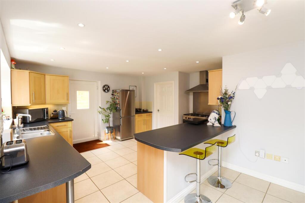 Kitchen/Breakfast Room