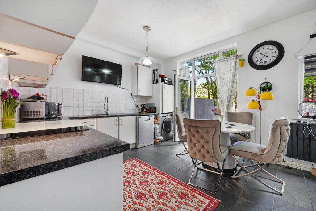 58 Threadfold Way HDR-1.jpg