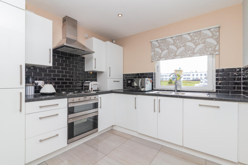 19 Accord avenue Paisley  PA2 7DN 3L-9