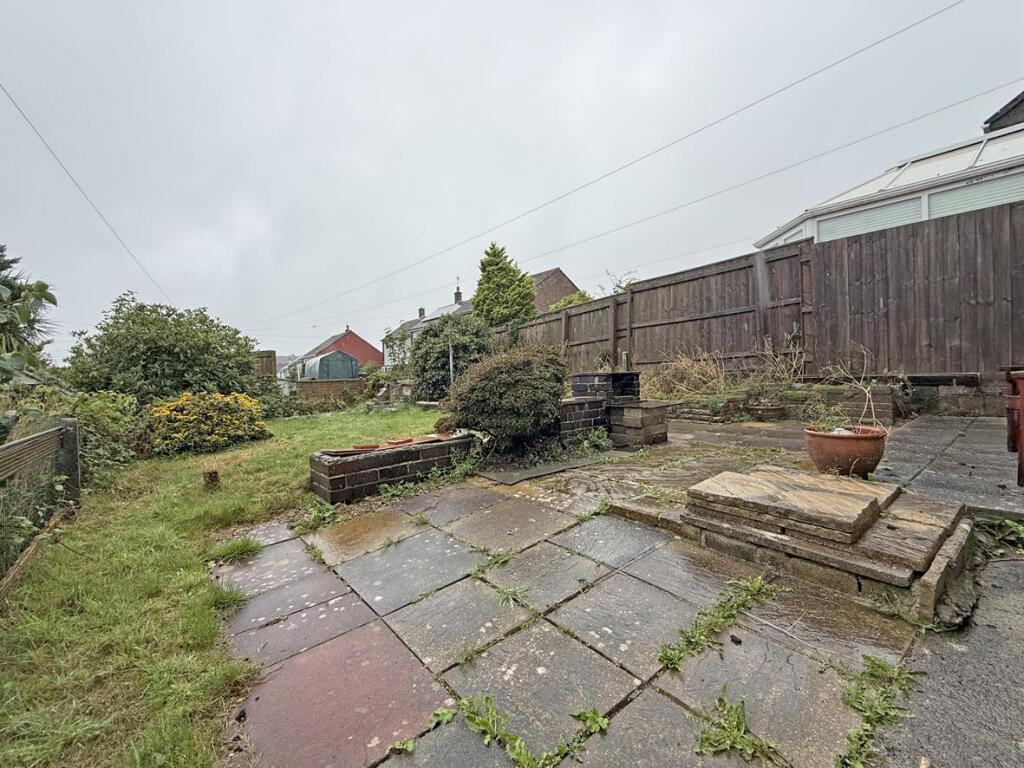 Southway Drive 209 - Garden.jpg