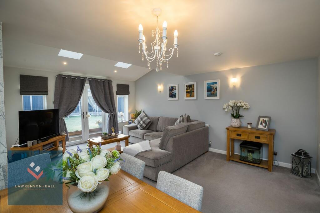 Open Plan Living/Dining Room