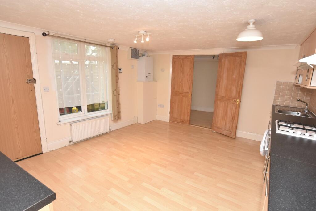 Lounge/Kitchen
