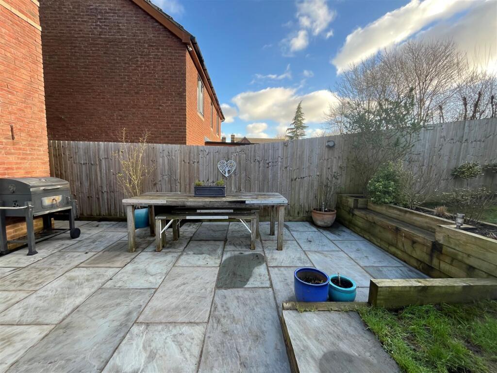 Rear garden e.jpg