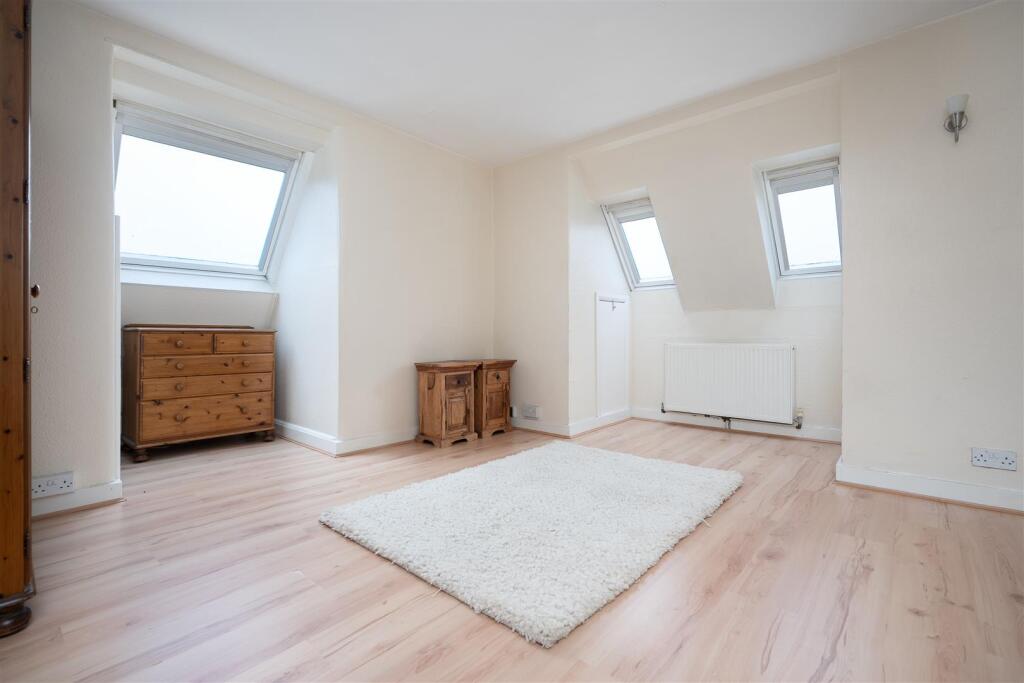 Studio Room