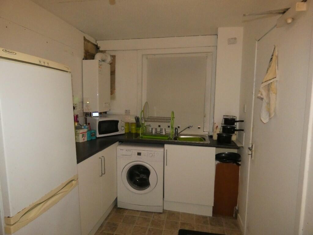 9 - Kitchen
