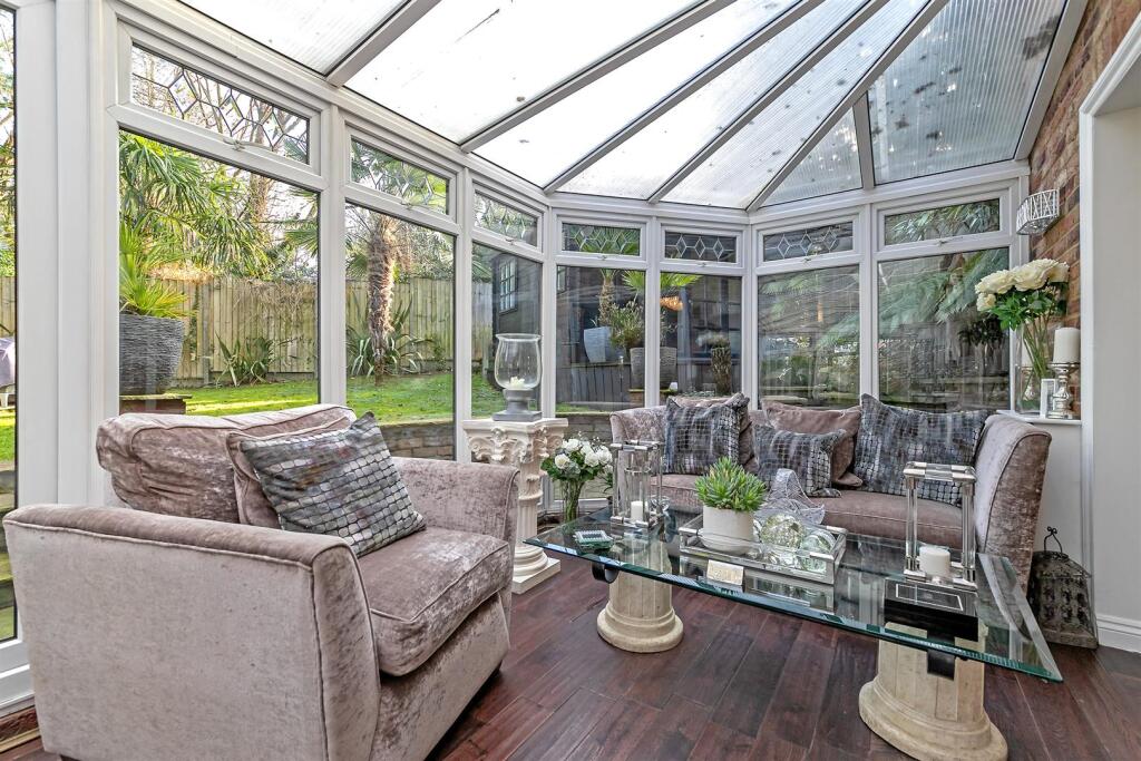 30NewlynClose-18.jpg