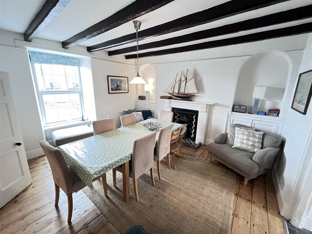 dining room (2).JPG