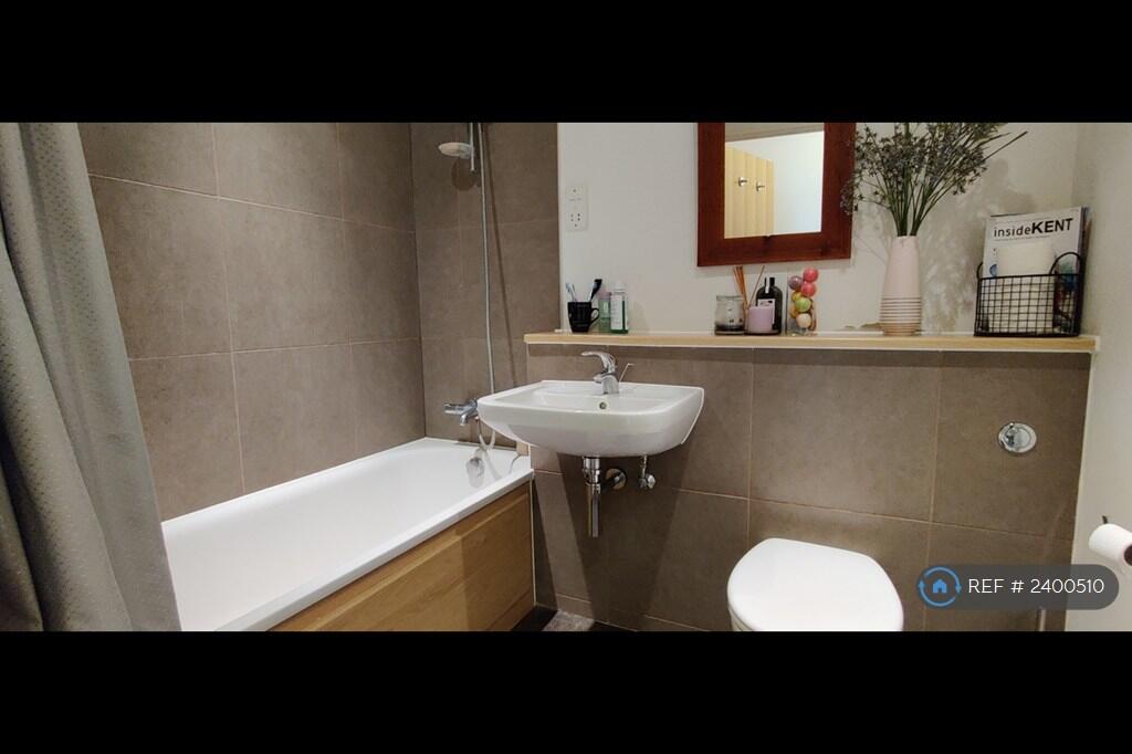 Common Toilet With Bath