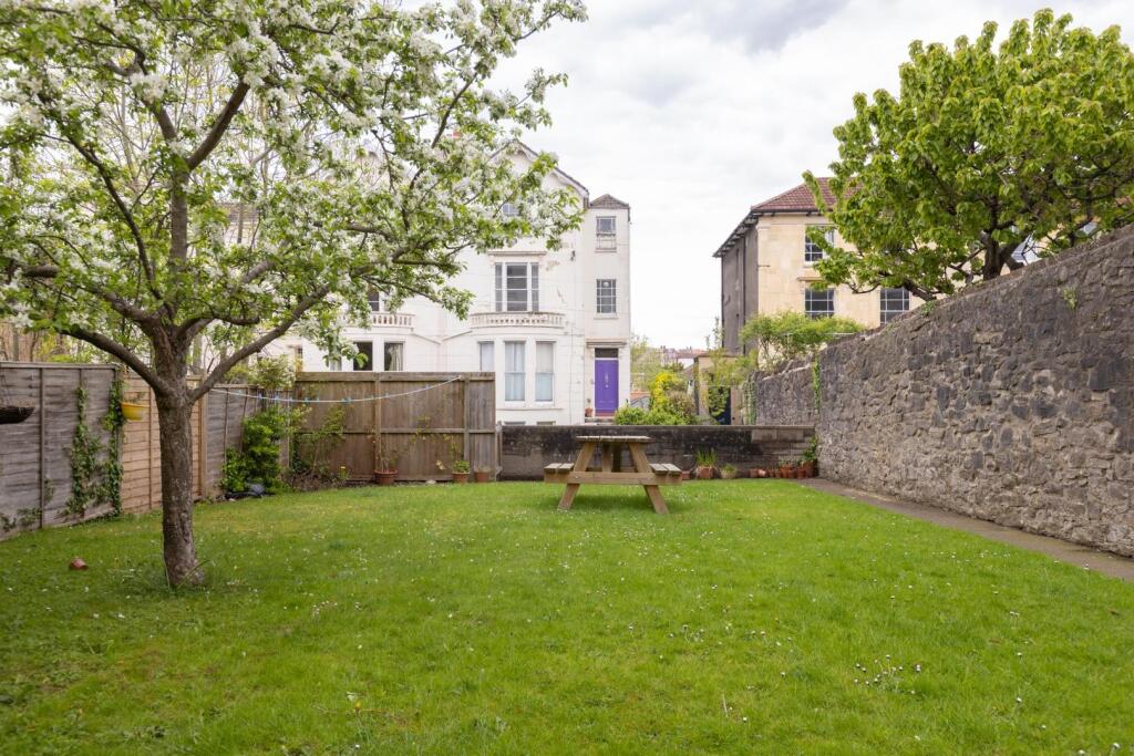 Flat 1, 17 Sydenham Hill, BS6-20.jpg