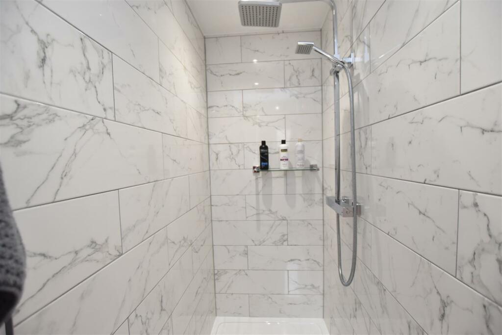 JACK N JILL EN SUITE