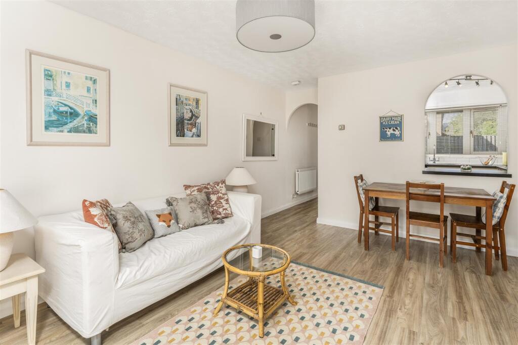 3 Ivatt Walk, Banbury-7.jpg