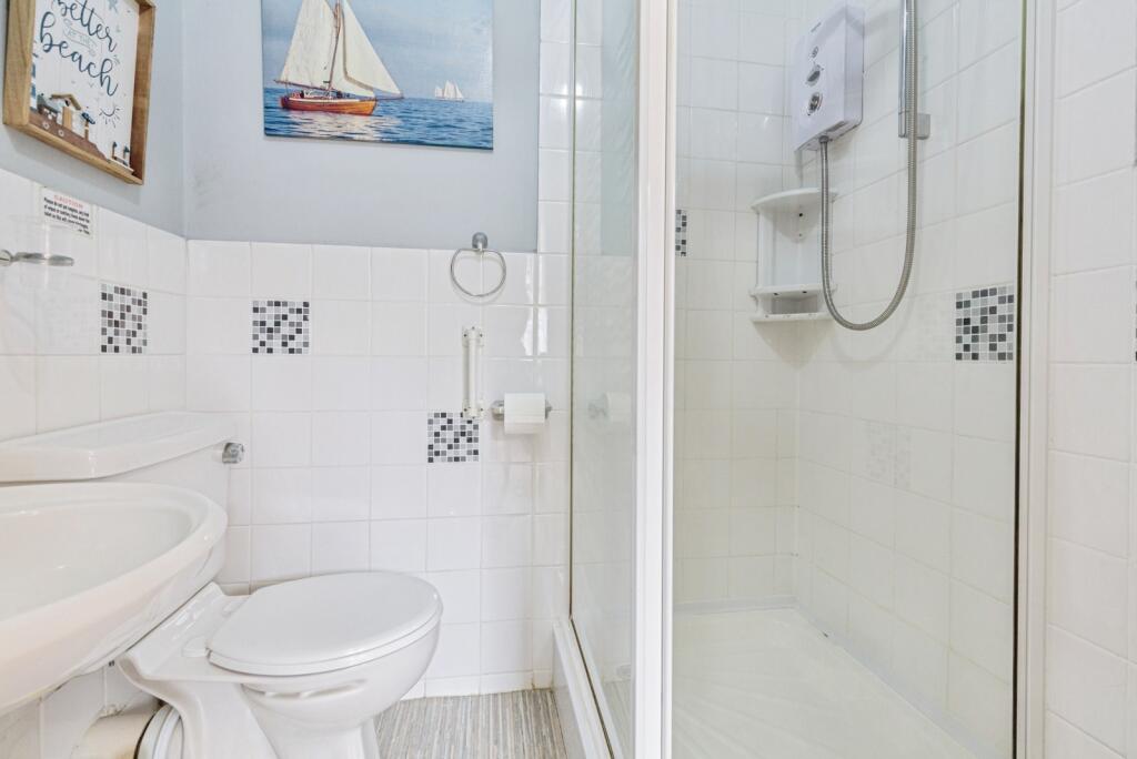 Flat 1 - Bathroom