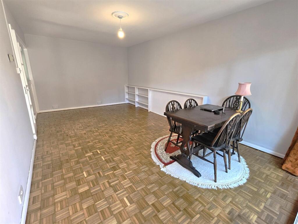 Living Room 2nd.jpg