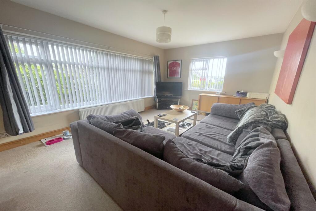 Spacious lounge/sitt