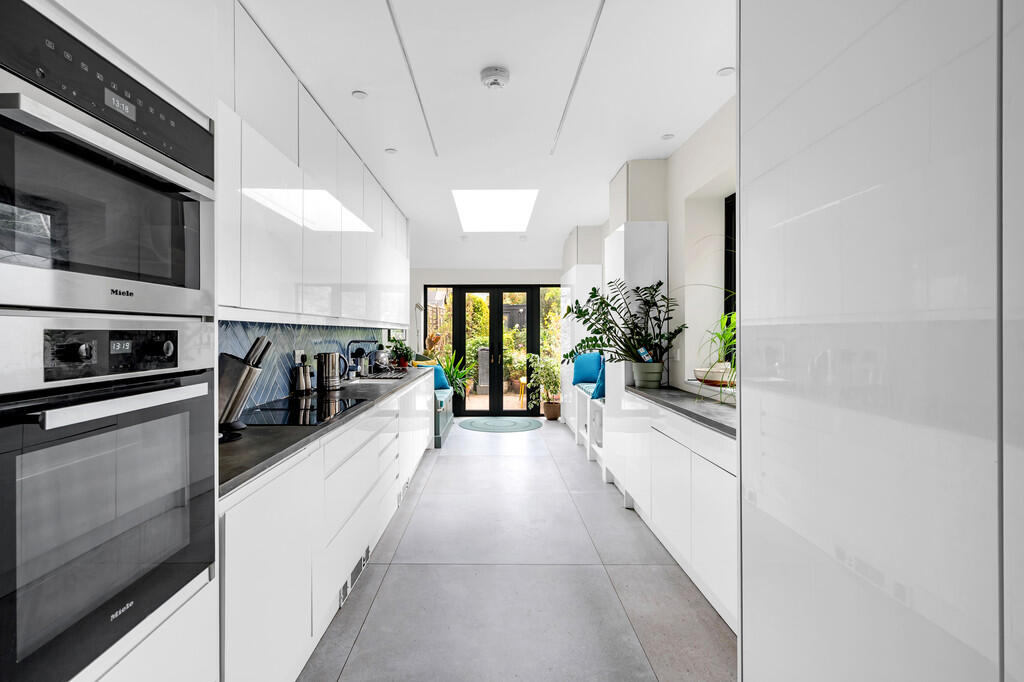 Whitestile Road (...