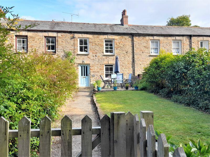Front with Gate