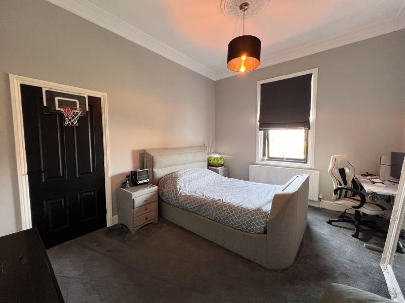 Bedroom Rear Left (2)