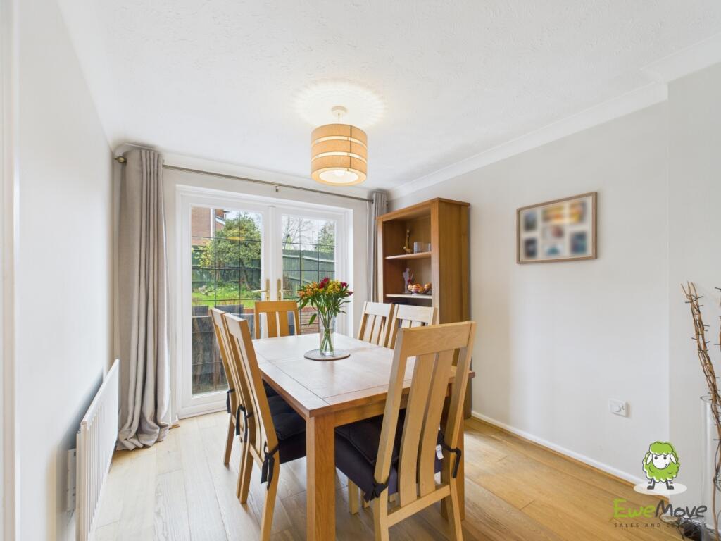 CAM03778G0-PR0356-STILL012