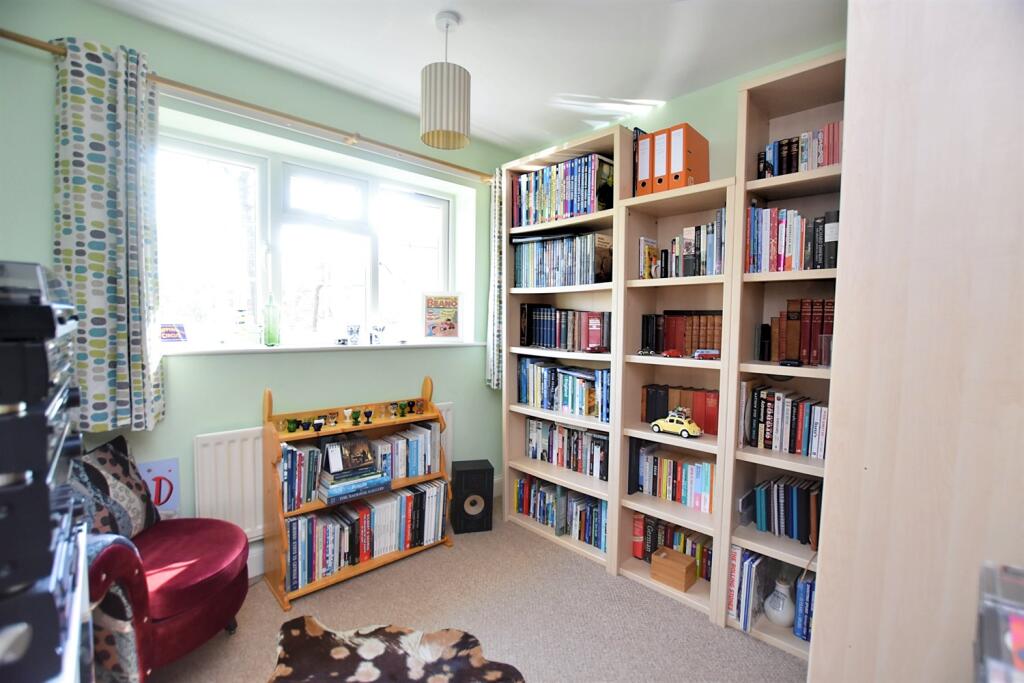 Nursery, Dressing ro